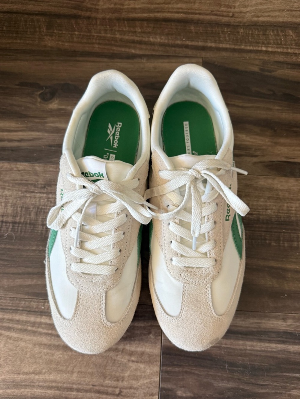 Reebok White Sneakers with Green Stripes - Picture 2 of 4